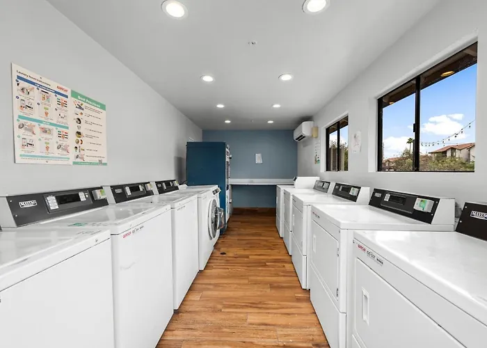 Comfy 2br Pool Gym Prime Location Apartment Tempe