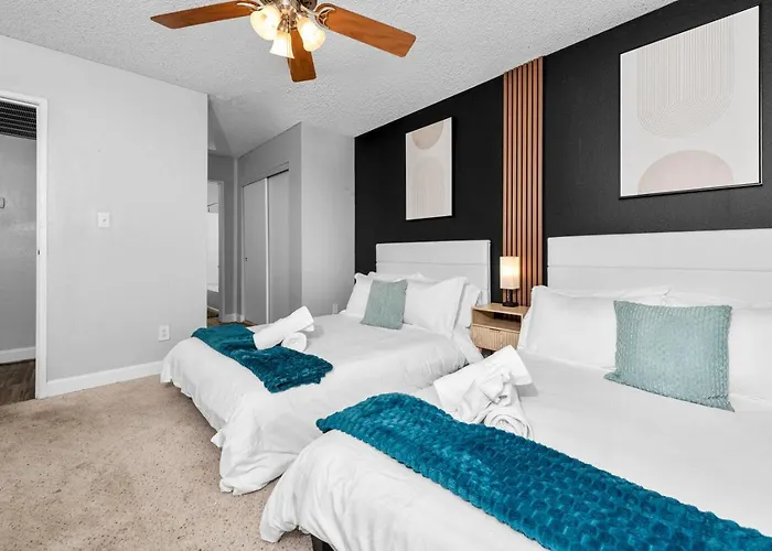 Apartment Comfy 2br Pool Gym Prime Location *