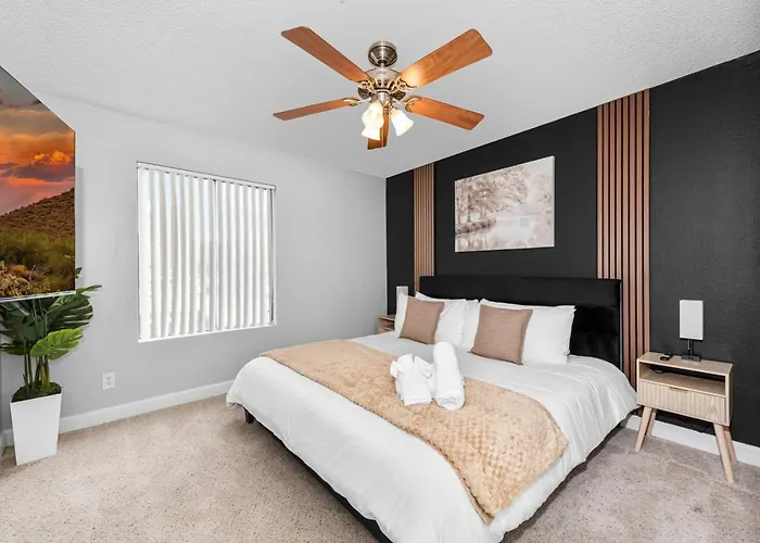 Comfy 2br Pool Gym Prime Location Apartment *